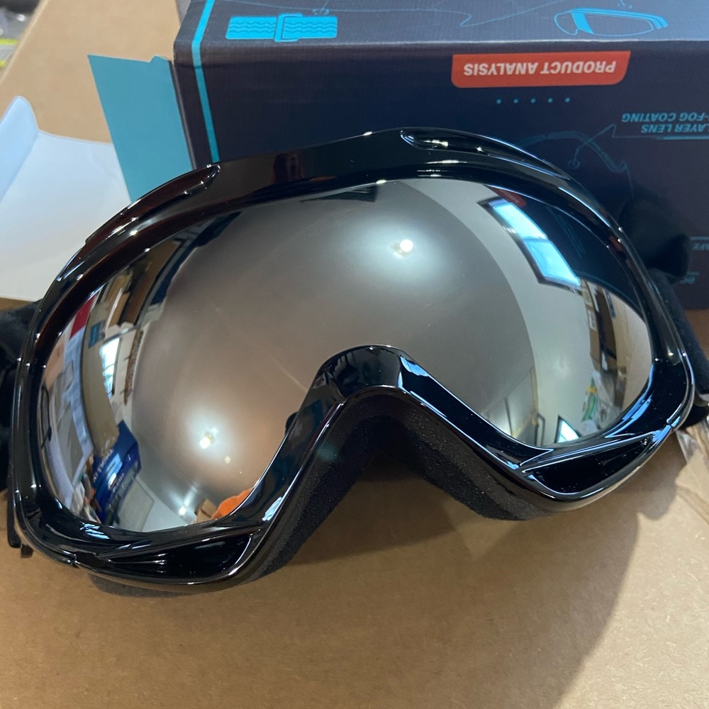 Ski goggles